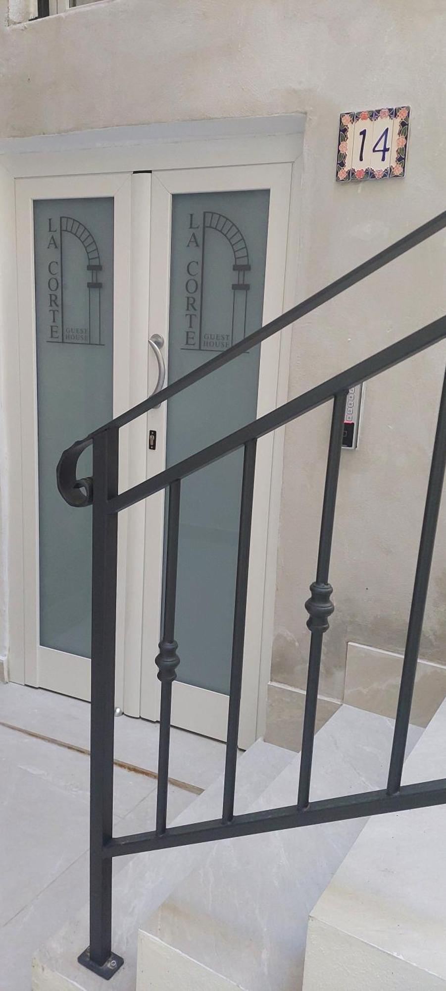 La Corte Guest House Bari Esterno foto
